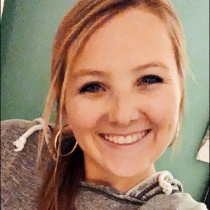 Meet your Posher, Caroline